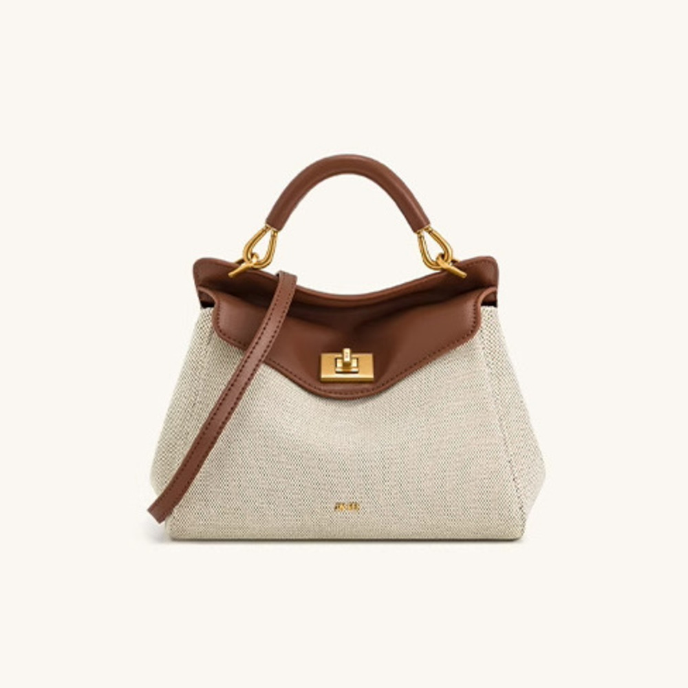 2025 New Lucia Buckle Shoulder - Luxury Bags Sale 리뷰 및 가격