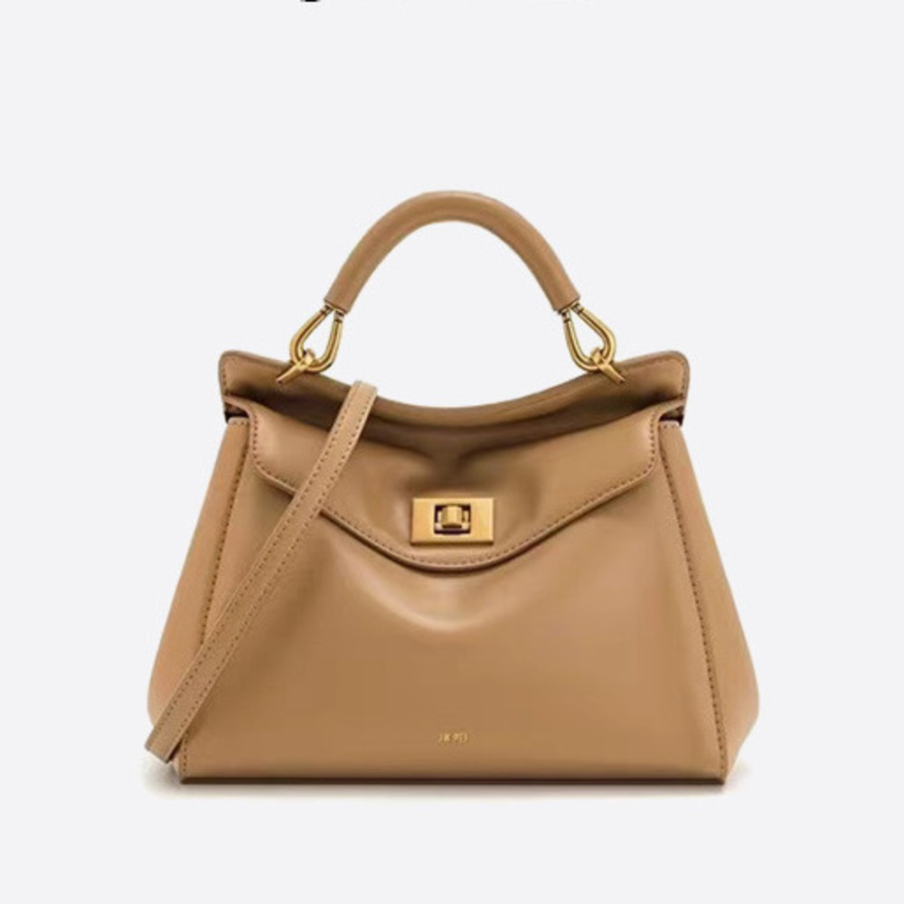 2025 New Lucia Buckle Shoulder - Luxury Bags Sale 리뷰 및 가격