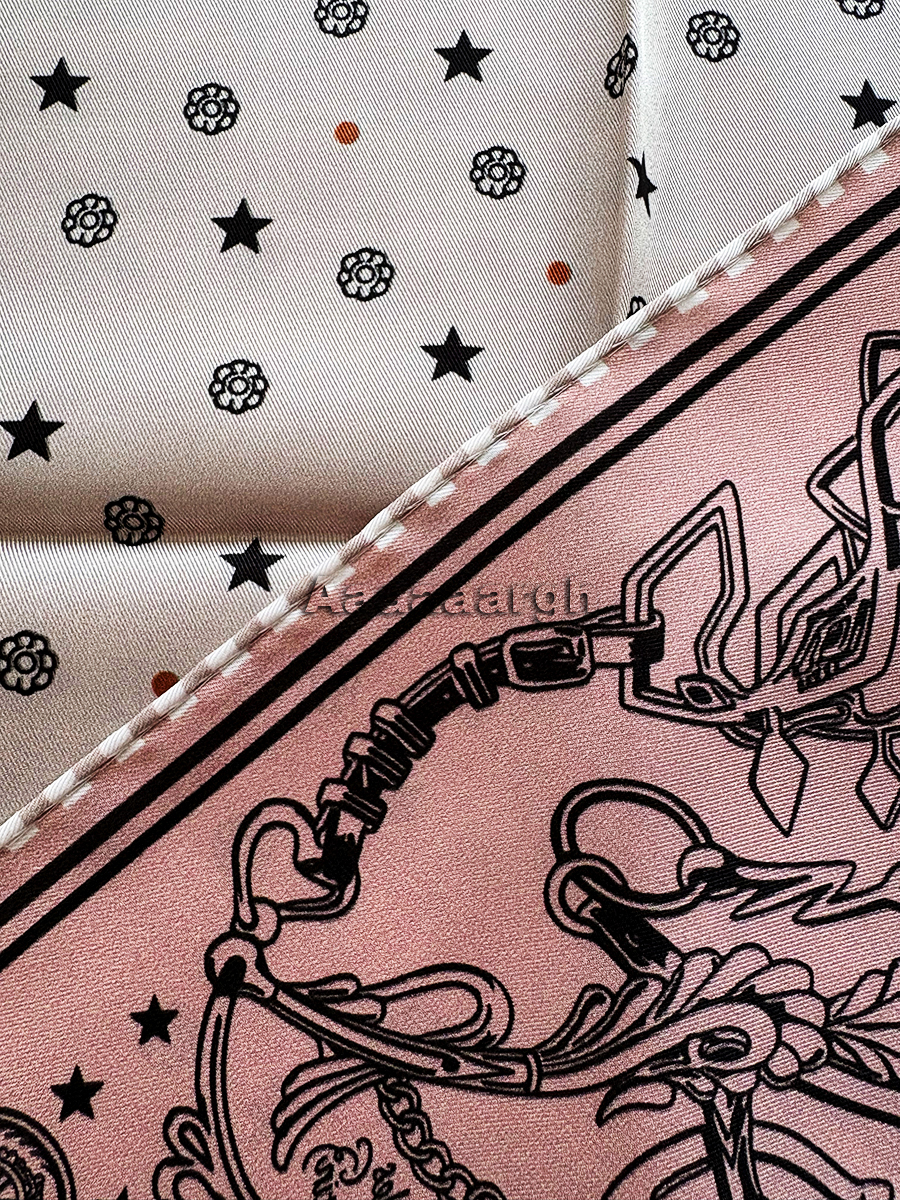 Double Faced Print Small Silk  - Luxury Bags Hong Kong 리뷰 및 가격